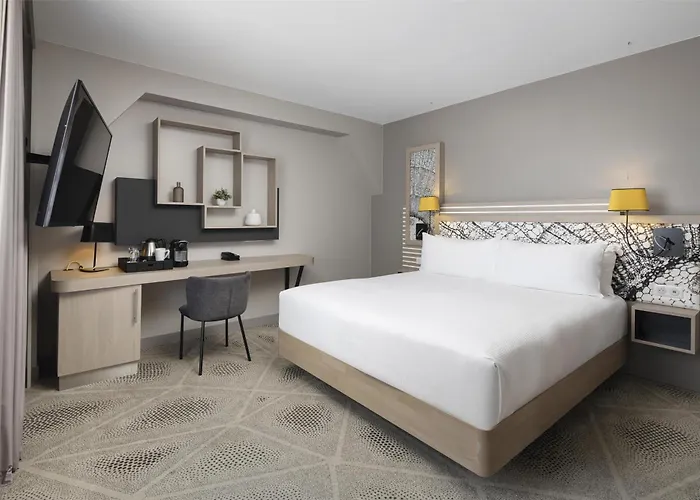 Hilton Garden Inn La