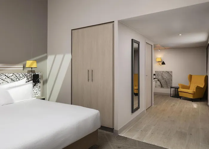Hilton Garden Inn La